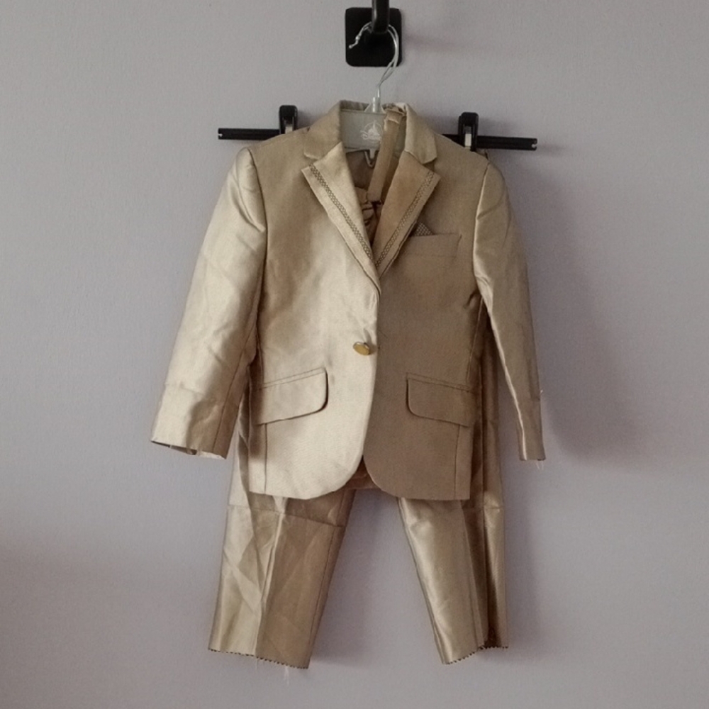 Silver and Cream Matching Suit Set with Tailored Blazer